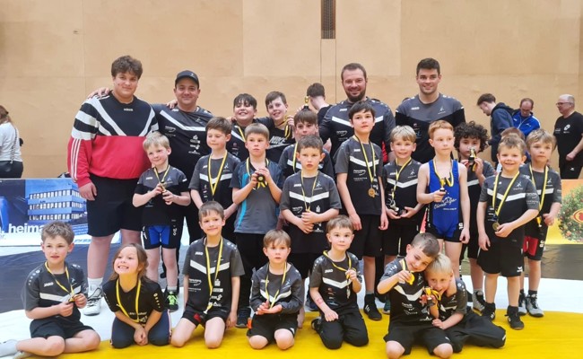 Der Ringerclub Oberriet-Grabs feiert in Klaus zwei Siege