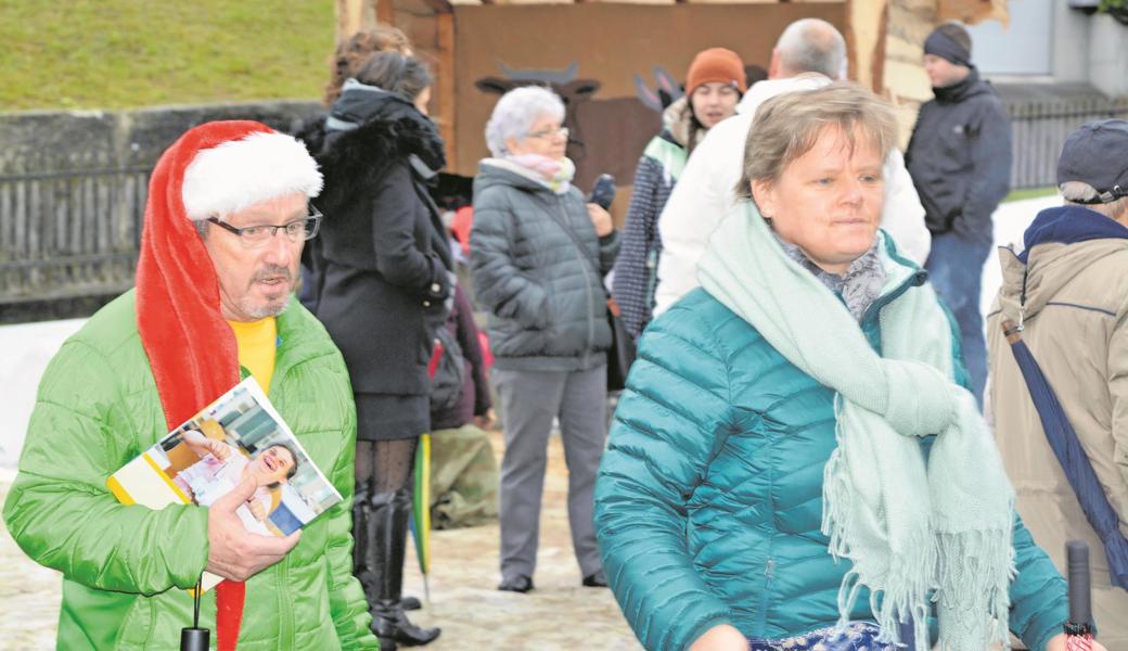 Den Leuten bereitet die Adventszeit viel Spass, auch am Markt.