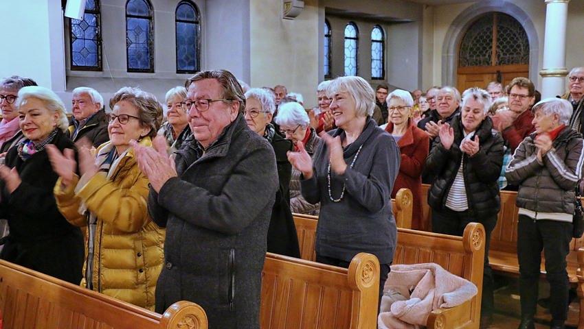 Begeisterter Schlussapplaus in der gut gefüllten Kirche.