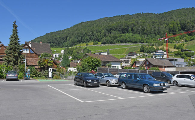 Berneck plant neue Parkregeln für öffentliche Parkplätze im Dorf