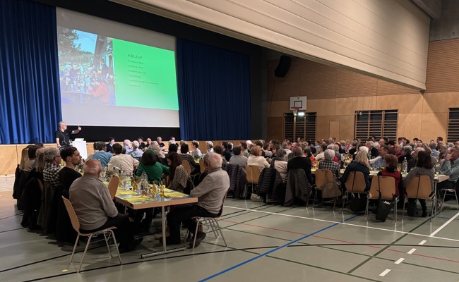 Der Bürgerabend fand zum ersten Mal in der Mehrzweckhalle «Kirchenfeld» statt