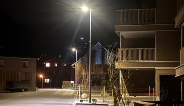 Licht bis Mitternacht: Strassenlaternen leuchten am Wochenende eine Stunde länger