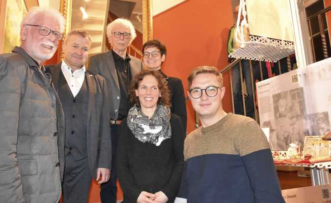Der Friedensweg kann jetzt auch im Treppenhaus begangen werden