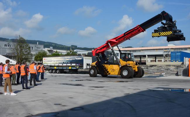 Neuen Güterterminal präsentiert