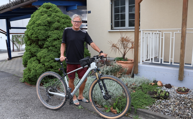 Mit dem Velo und zu Fuss in 75 Etappen um die Schweiz
