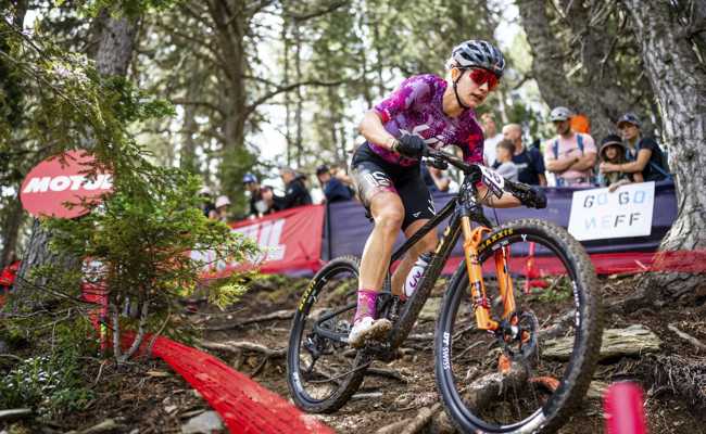 Ronja Blöchlinger überzeugt mit Podestplatz und Top-Ten-Debüt im Elite-Weltcup