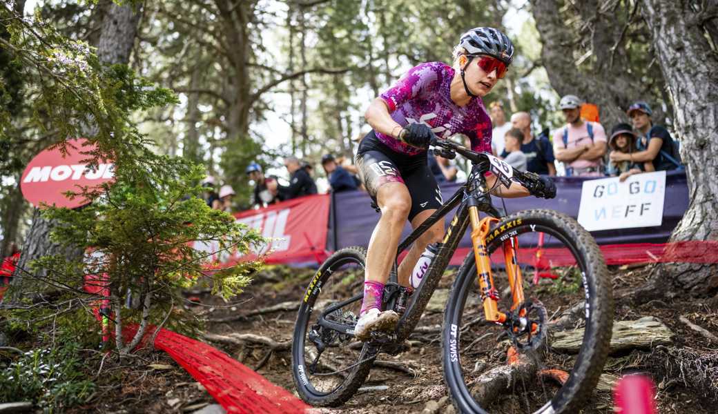 Ronja Blöchlinger überzeugt mit Podestplatz und Top-Ten-Debüt im Elite-Weltcup