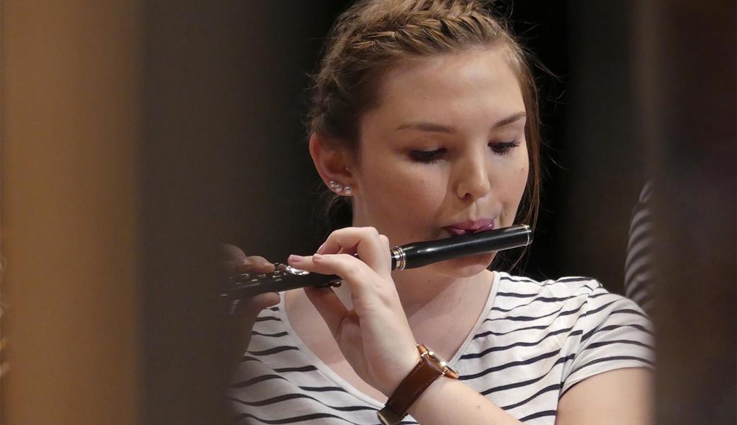 Jana Schläpfer spielte ein wunderschönes Solo auf der Piccolo-Flöte