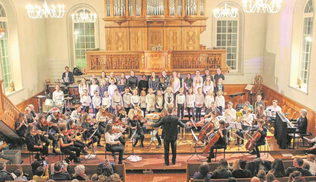 Die Musikschule Oberrheintal entzückte seine Zuhörer in der evangelischen Kirche in Rebstein mit einem facettenreichen Adventskonzert.