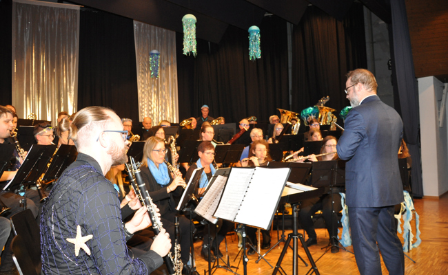 Musikgesellschaft sucht nach der versunkenen Stadt Atlantis