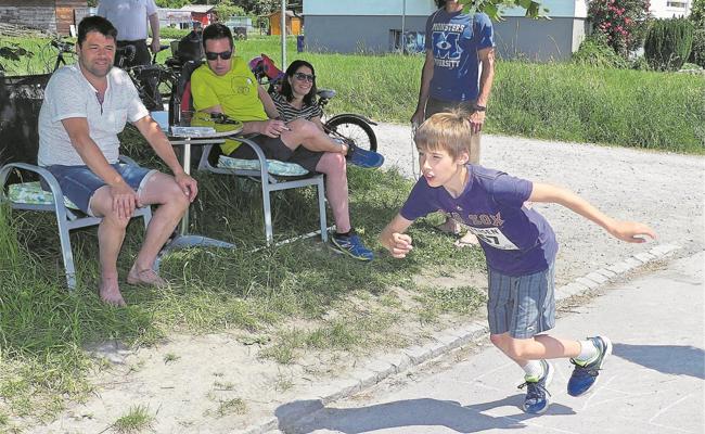 Gewehr, Granaten und langer Atem