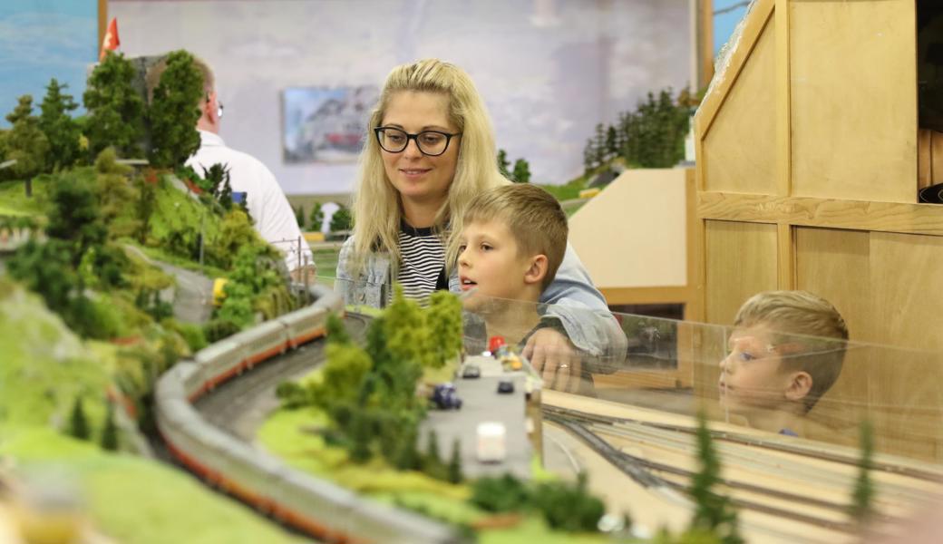 Nach wie vor faszinieren Modellbahnanlagen viele Kinder.