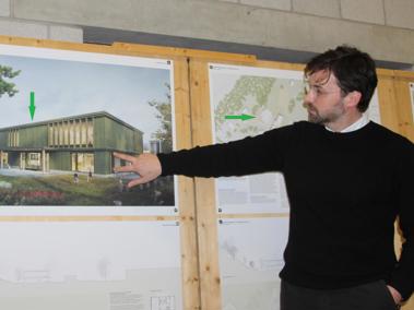 Doppelkindi mit bekanntem Kinderlied in der Fassade