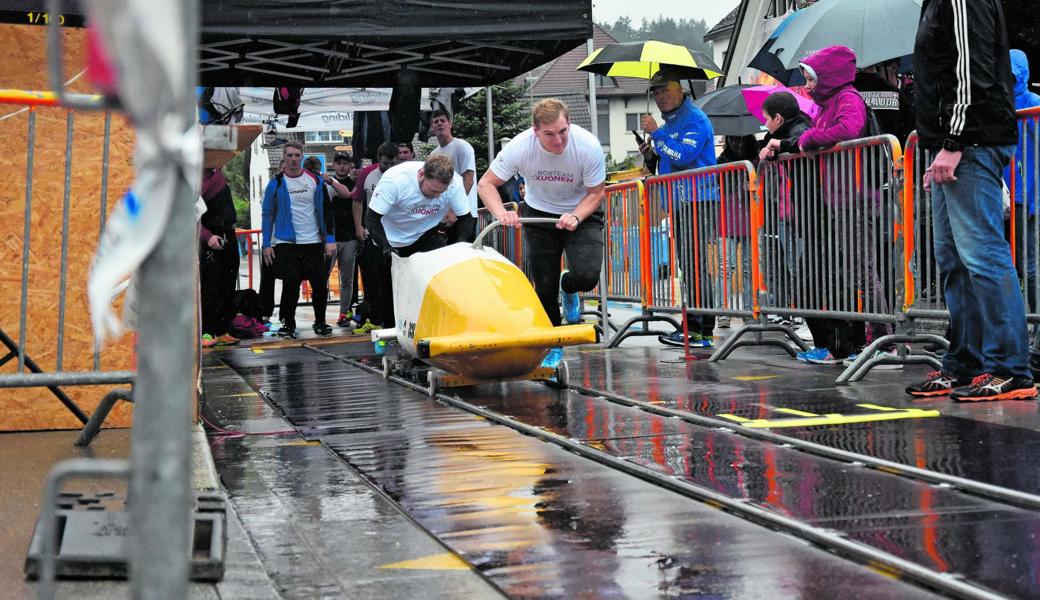 An der Schweizer Starter-Meisterschaft in Watt ZH gewannen Michael Kuonen (vorne) und Marco Tanner zwei Goldmedaillen. An der Schweizer Starter-Meisterschaft in Watt ZH gewannen Michael Kuonen (vorne) und Marco Tanner zwei Goldmedaillen.