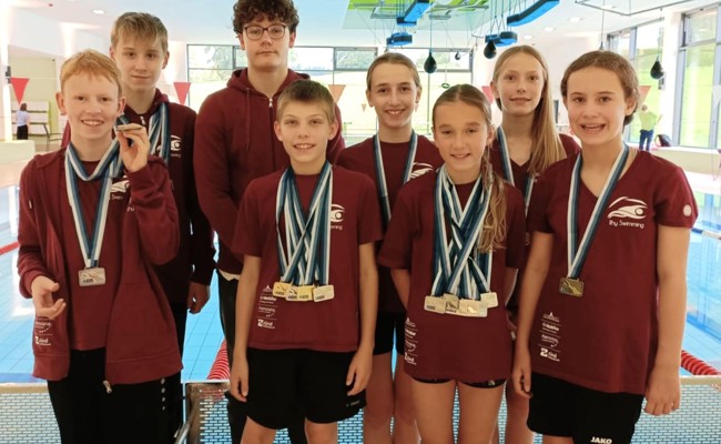 Rhy Swimming holt an den Bodenseemeisterschaften 24 Medaillen