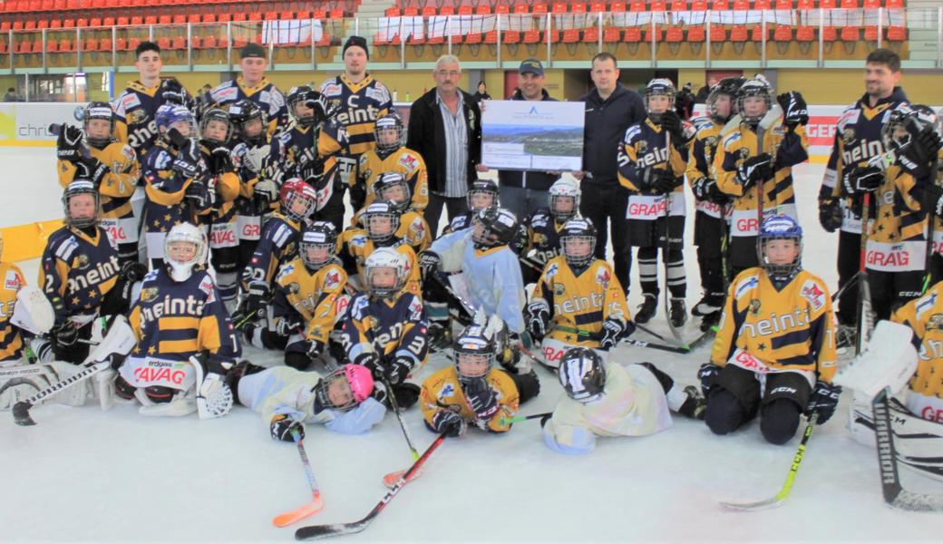 Am Rundenlauf nahmen die grossen und die kleinen Eishockeyspieler des SC Rheintal teil.