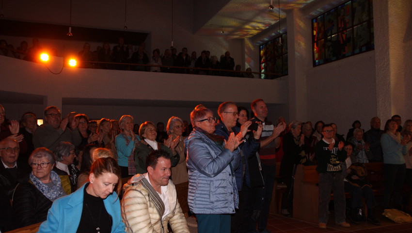 Das Publikum war begeistert und forderte mit einer Standing Ovation Zugabe.