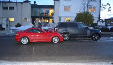 82-Jähriger fährt In parkiertes Auto