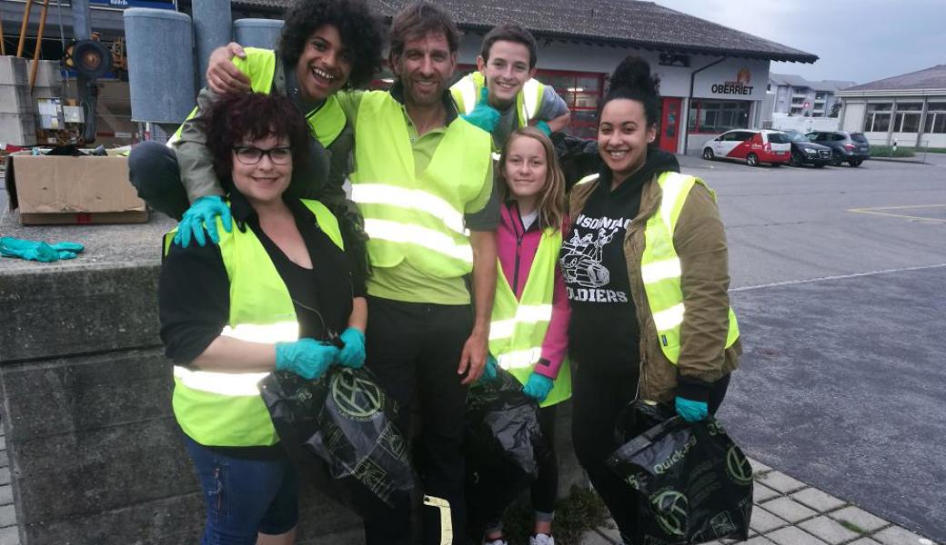 Die Abfallsammelaktion von Helmut Hutter (Mitte) in Oberriet soll Einwohner von anderen Gemeinden inspirieren, dasselbe zu tun. 