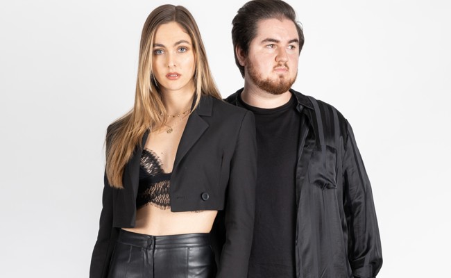 Arina Luisa spannt mit internationalem DJ zusammen