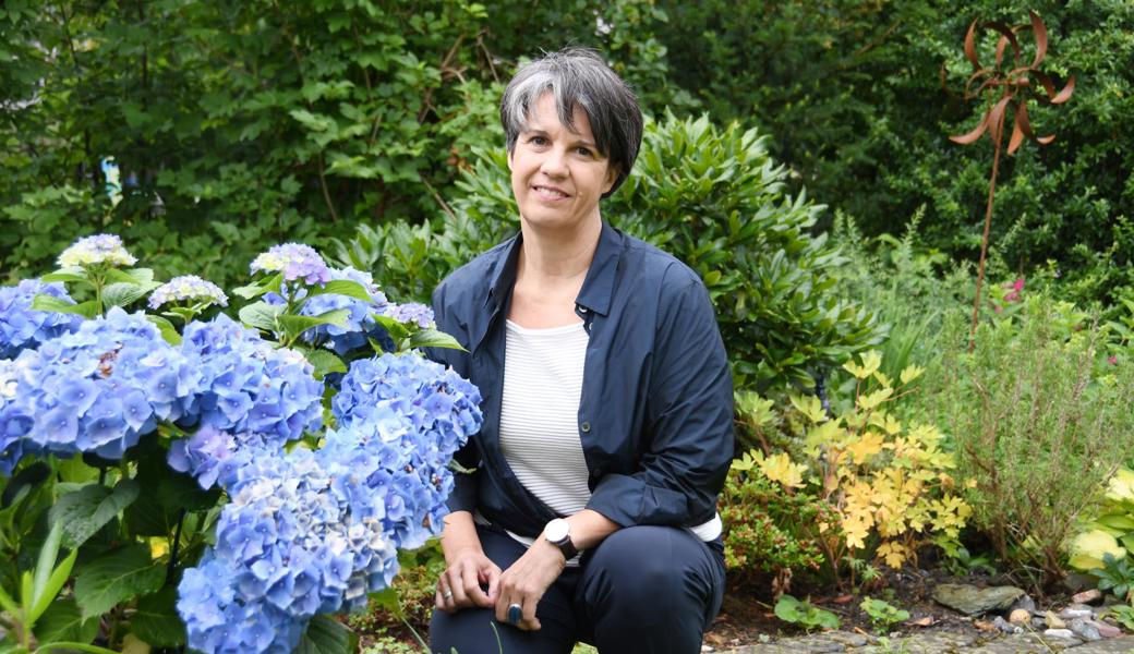 Sabina Saggioro bezeichnet ihren Garten als Rückzugsort. «Sitz ich am Esstisch, habe ich ihn im Rücken», drückt sie ihr Zufriedensein mit einem Wortspiel aus