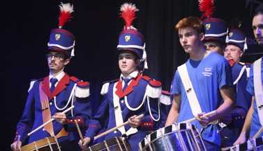 Nichts für empfindliche Ohren: Tambouren rocken die Turnhalle Nichts für empfindliche Ohren: Tambouren rocken die Turnhalle