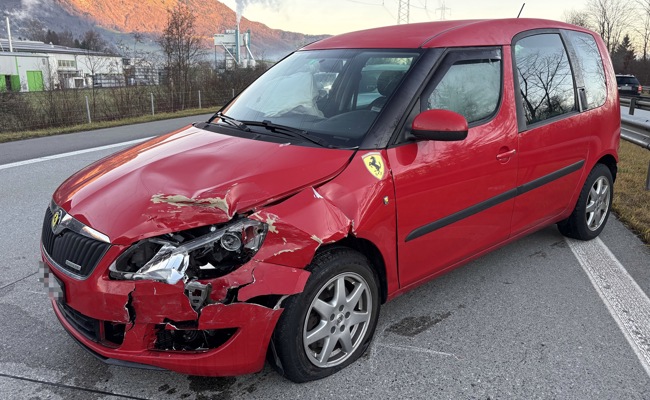 Drei Autos waren auf der A13 in einen Auffahrunfall verwickelt