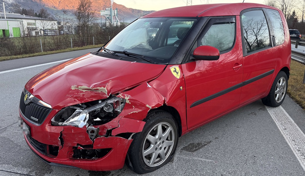 Drei Autos waren auf der A13 in einen Auffahrunfall verwickelt
