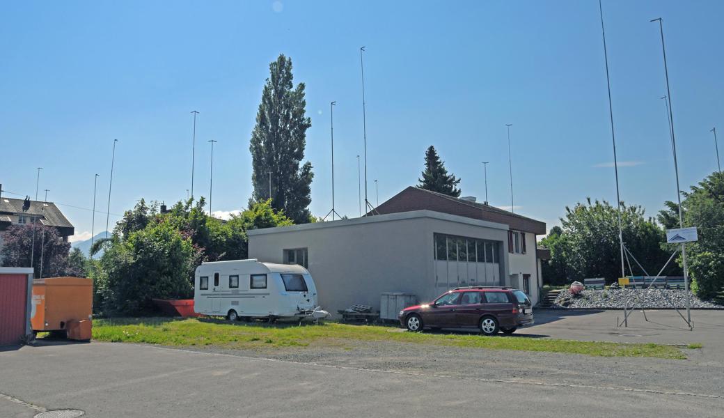 Das Einfamilienhaus an der Karl-Völker-Strasse 50 in Heerbrugg soll drei Mehrfamilienhäusern weichen.  Das Einfamilienhaus an der Karl-Völker-Strasse 50 in Heerbrugg soll drei Mehrfamilienhäusern weichen.