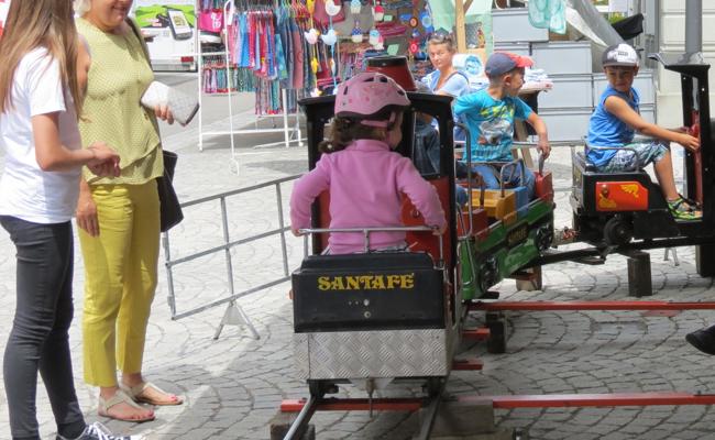 Viel Volk am Jakobimarkt