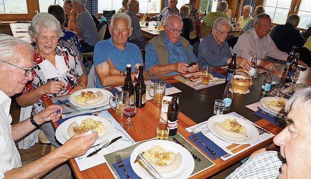 Im «Eggli» wurden Chäshörnli mit Siedwurst aufgetischt. 