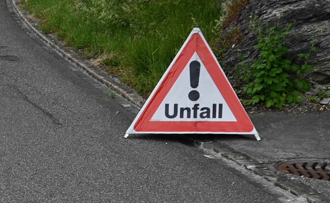 Verkehrsunfall mit Lastwagen endet für einen Radfahrer tödlich