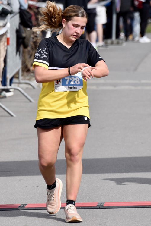 Romina Zaru vom gastgebenden KTV Oberriet erreichte das 10-km-Ziel in 59 Minuten und 44 Sekunden.
