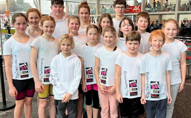 Neue Bestzeiten und Podestränge für RhySwimming