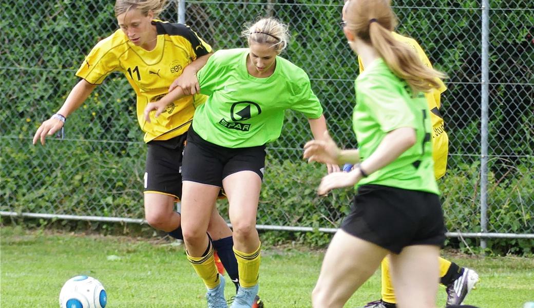 Am Grümpel Rüthi wird immer mit viel Einsatz um den Ball gekämpft.