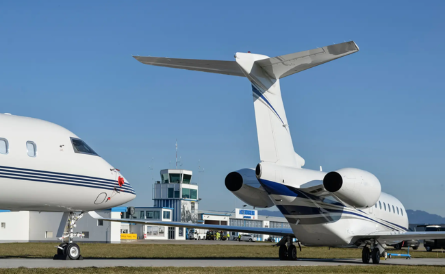 Bange Zukunft für den Flugplatz Altenrhein: Was der CEO zu den Sparplänen des Bundesrats sagt