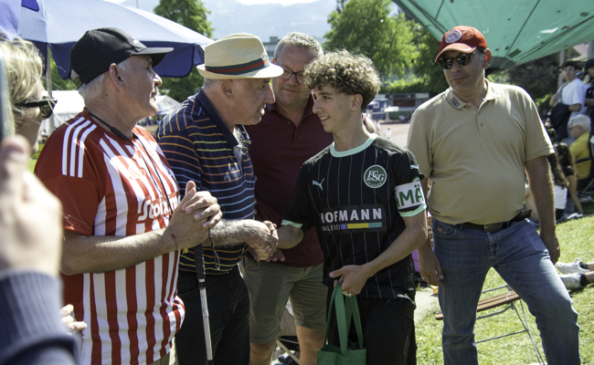 Das Spiel mit den Ohren «sehen»: Neuheit am U19-Fussballturnier