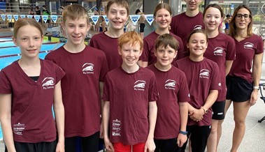 Der Nachwuchs von Rhy Swimming glänzt am Wettkampf in Biel