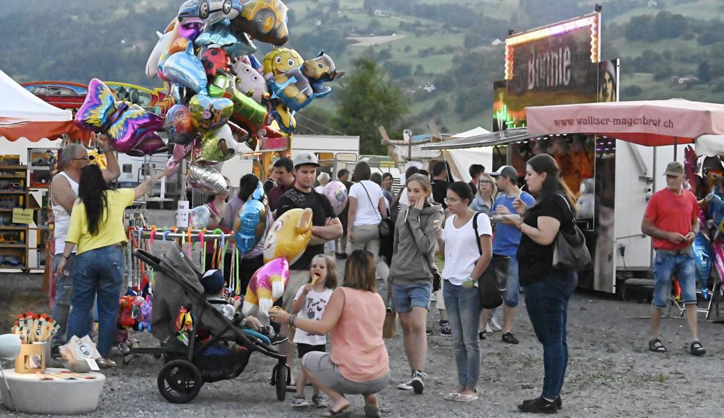 Fast wie an einem Markt in einem Jahr ohne Corona – nur dass es zwischen den Ständen sehr viel mehr Platz hat als im Städtli.