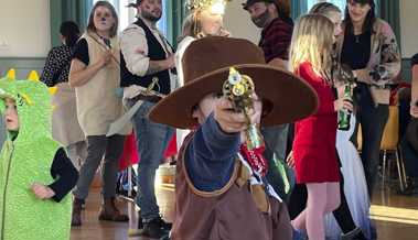 Kinderfasnacht ist nicht ohne: «Hände hoch», meinte der Knirps mit Pistole