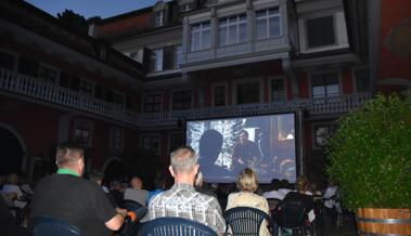 Heisser Krimi in lauer Nacht