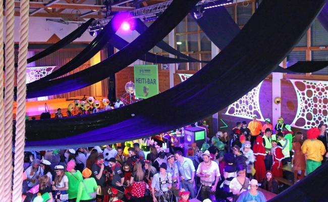 Narrenuniversum leuchtet in Neon