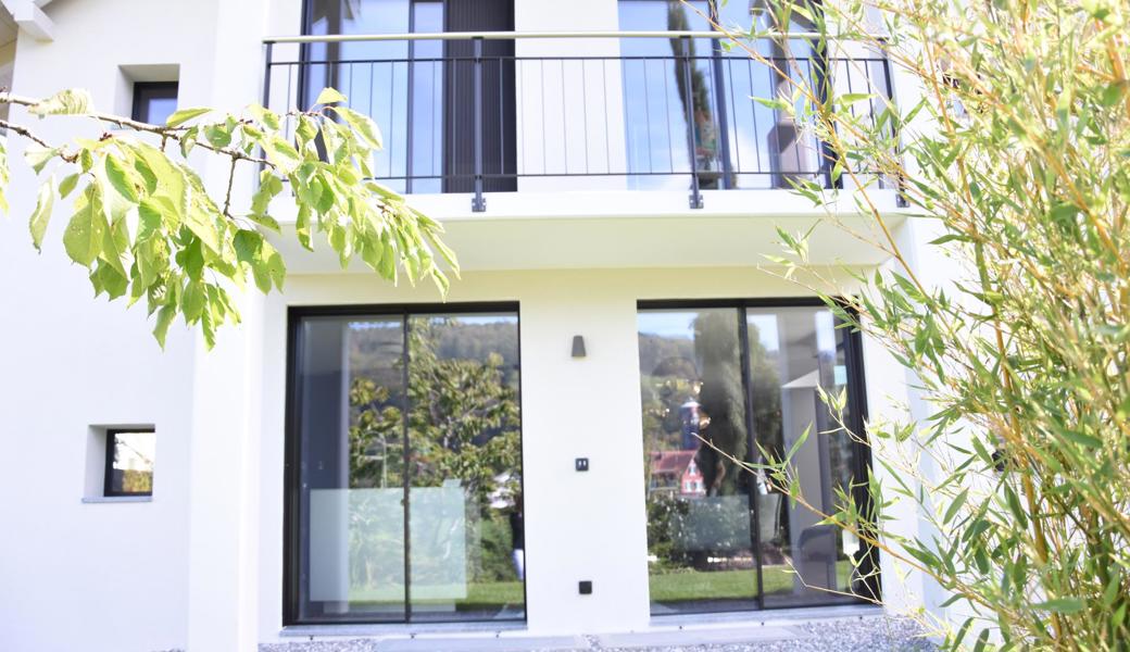 Neue filigrane Fensterfront von Sky-Frame mit Schiebetüre