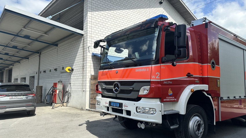 In einer Halle beim Rheinunternehmen in Widnau hat sich Rauch entwickelt