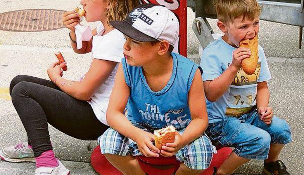 Viel Volk flanierte zwischen den Ständen. 