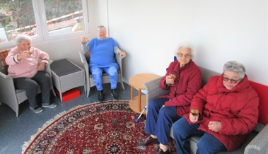 Beheiztes Aussichtszimmer mit Blick auf die Baustelle