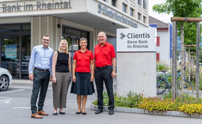 Die Clientis Biene Bank im Rheintal unterstützt Jubiläum des Männerchors