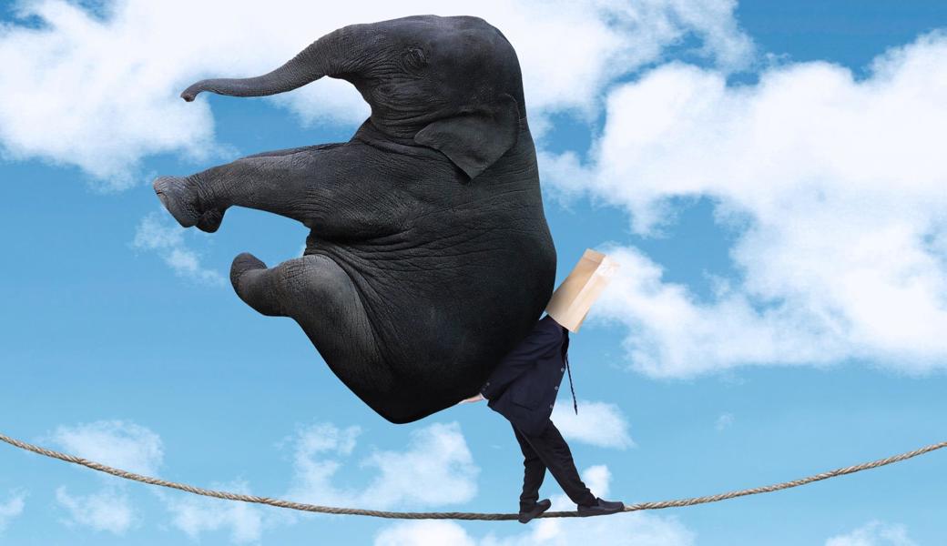 Balanceakte gibt’s auch in der Politik. Immer wieder muss sie grosse Probleme lösen, ohne dass schon sichtbar ist, was uns am Ziel erwartet.