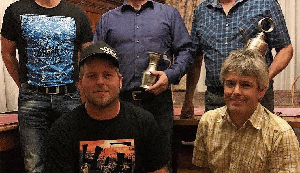 Die erfolgreichsten Schützen des Feldschützenvereins der Saison 2018: (stehend v. l.) Jan Fritz, Daniel Stieger, Bruno Streule, (kniend v. l.) Simon Graf und Peter Wagner. Die erfolgreichsten Schützen des Feldschützenvereins der Saison 2018: (stehend v. l.) Jan Fritz, Daniel Stieger, Bruno Streule, (kniend v. l.) Simon Graf und Peter Wagner.