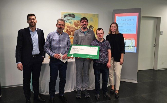 St.Galler Kantonalbank unterstützt den Verein Rhyboot zu Weihnachten